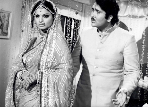 Movie still : Rekha & Randhir Kapoor